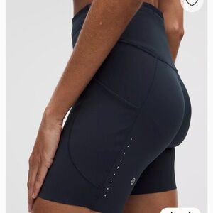 Lululemon Fast and Free High-Rise Short 6"
5 Pocket -NWT-